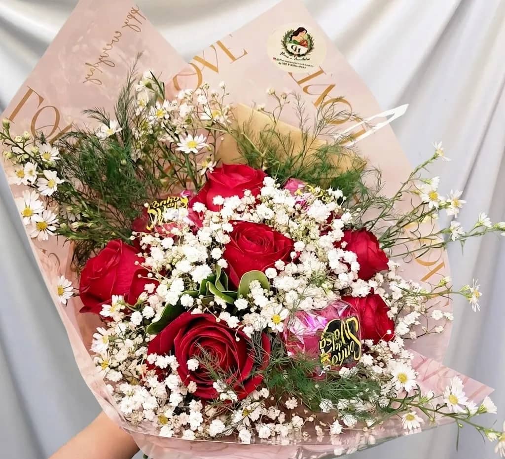 Buquê de 6 Rosas com Bombom