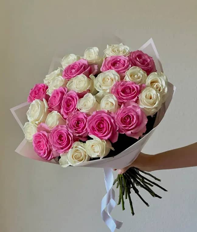 Buquê de 36 Rosas Brancas e Pink