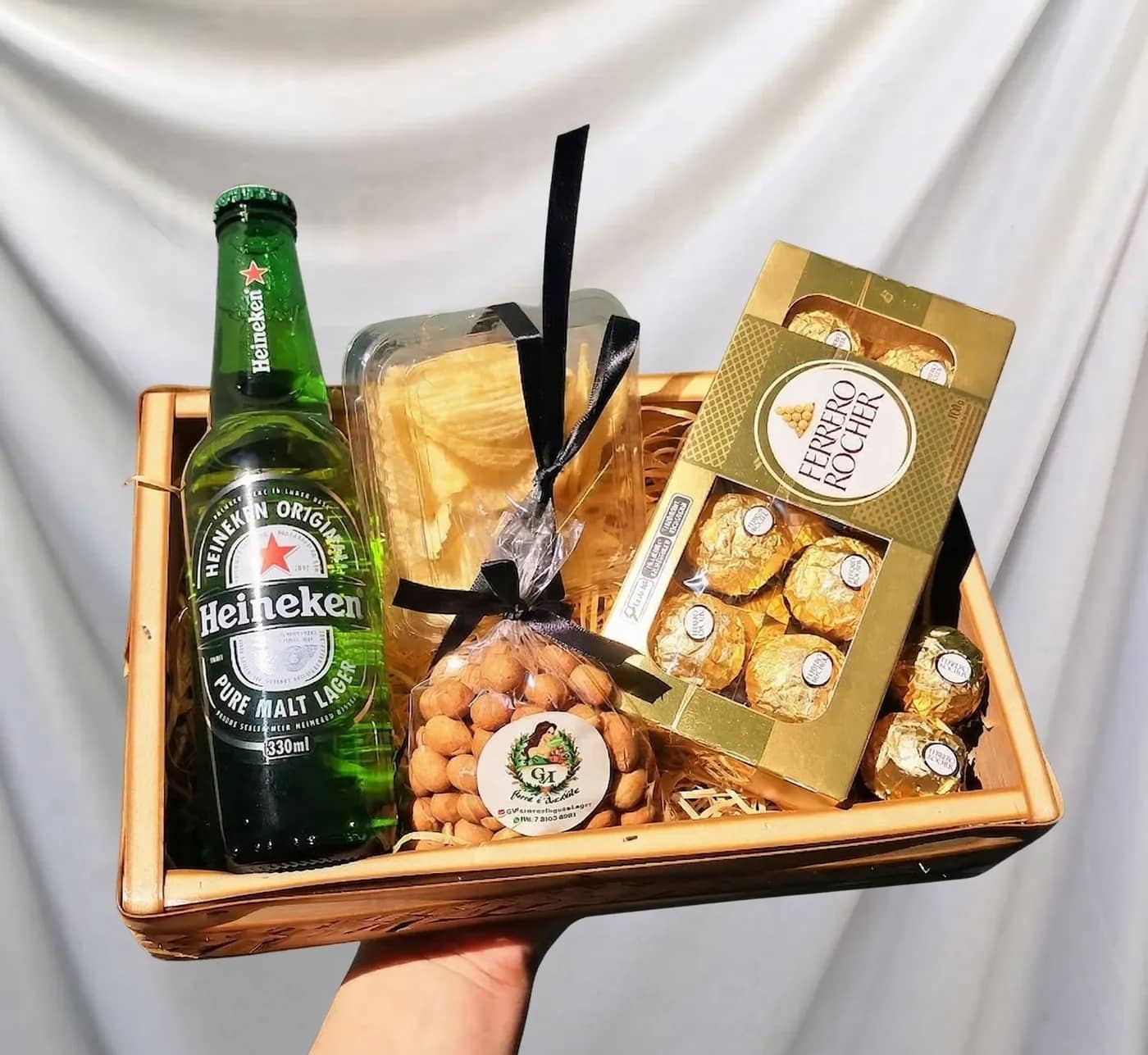 Mini Bandeja com Cerveja, Ferrero Rocher e Petiscos